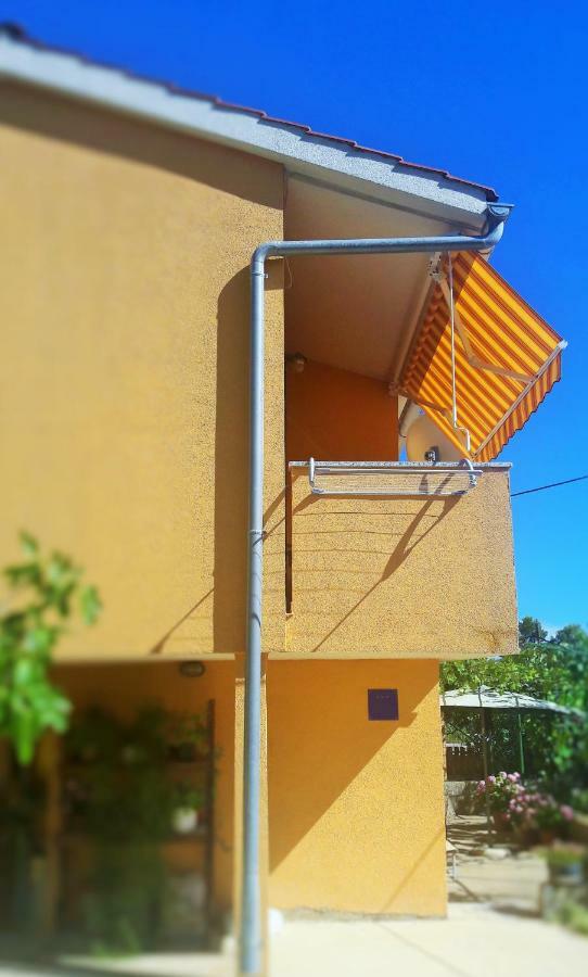 Studio Apartman Stara Baska Exterior photo
