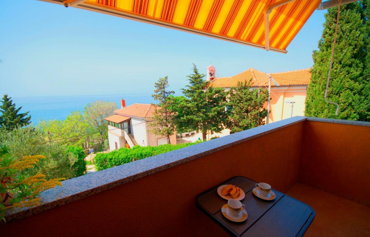 Studio Apartman Stara Baska Exterior photo