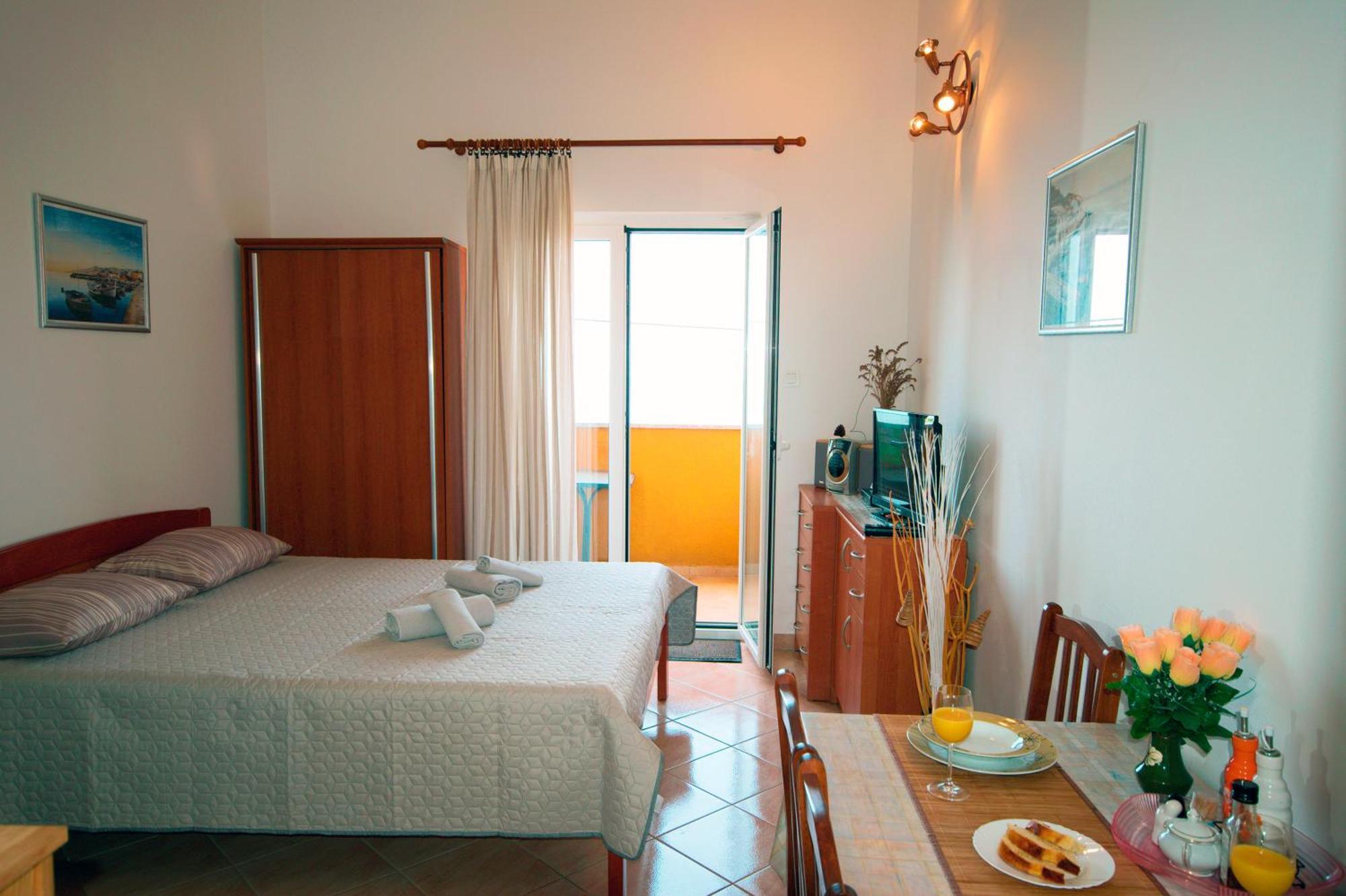 Studio Apartman Stara Baska Exterior photo